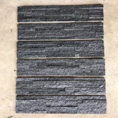 Panneaux de quartzite noire