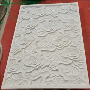 Motif CNC en marbre blanc